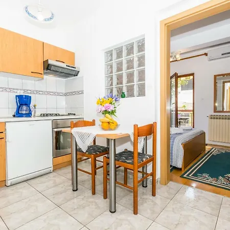 Apartment Darinka Pula